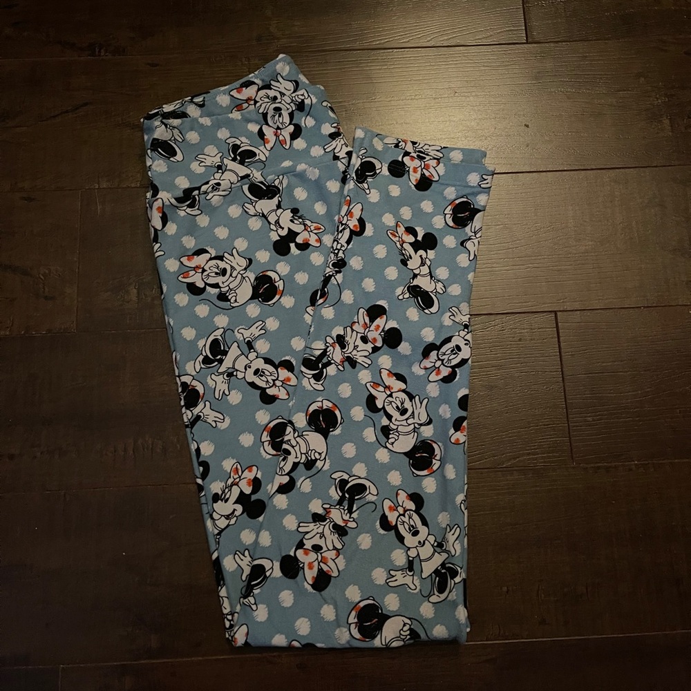 Lularoe Disney leggings 😍